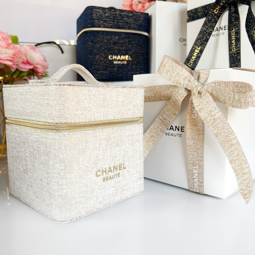 กระเป๋าเครื่องสำอาง Chanel Beaute Makeup Box VIP Bag Collection 2023 ทรงกล่องลูกบาศก์