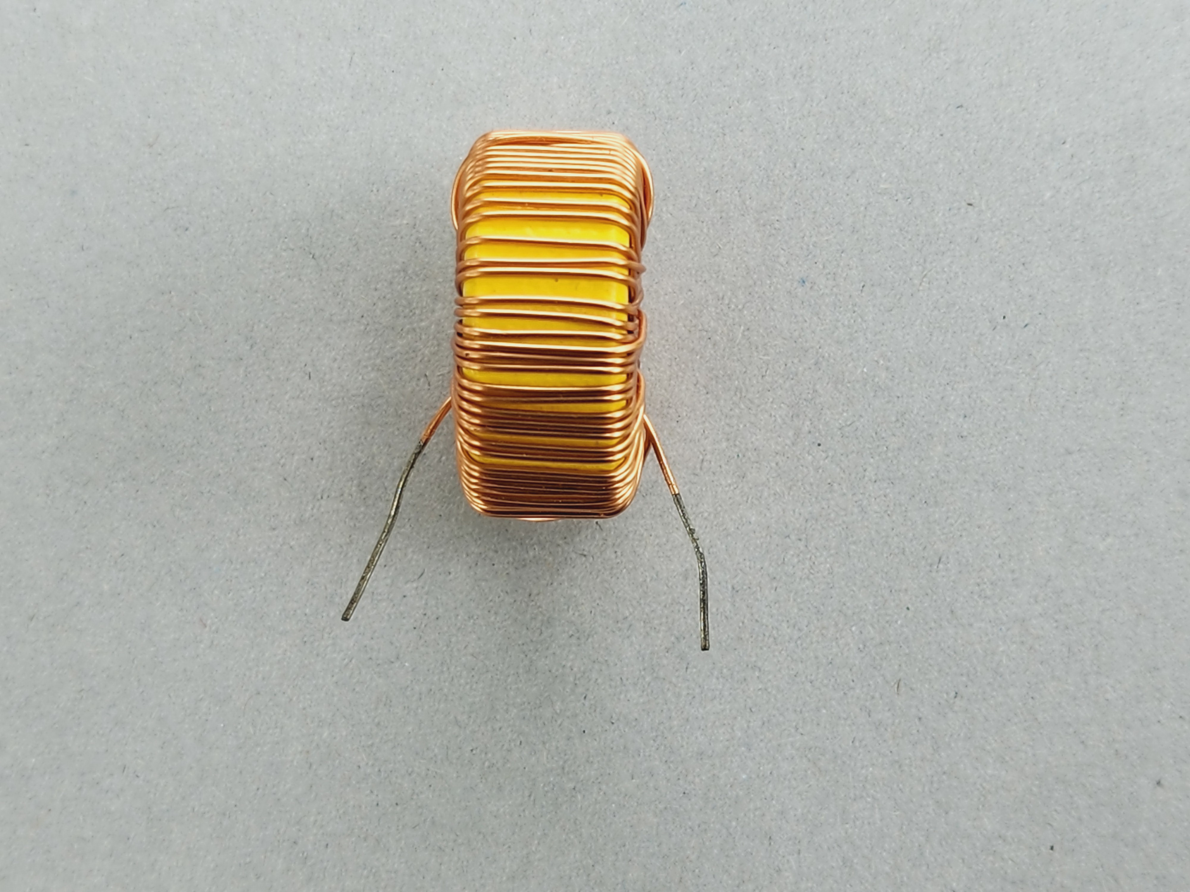 รูปตัวเหนี่ยวนำ L2 และ สัญลักษณ์ของตัวเหนี่ยวนำ