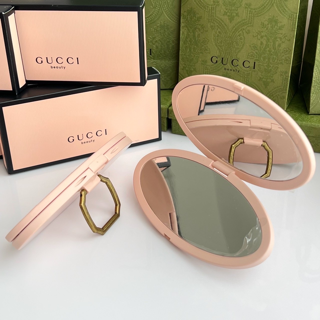 Gucci Rouge a Levres Mat Lip & Pink Mirror