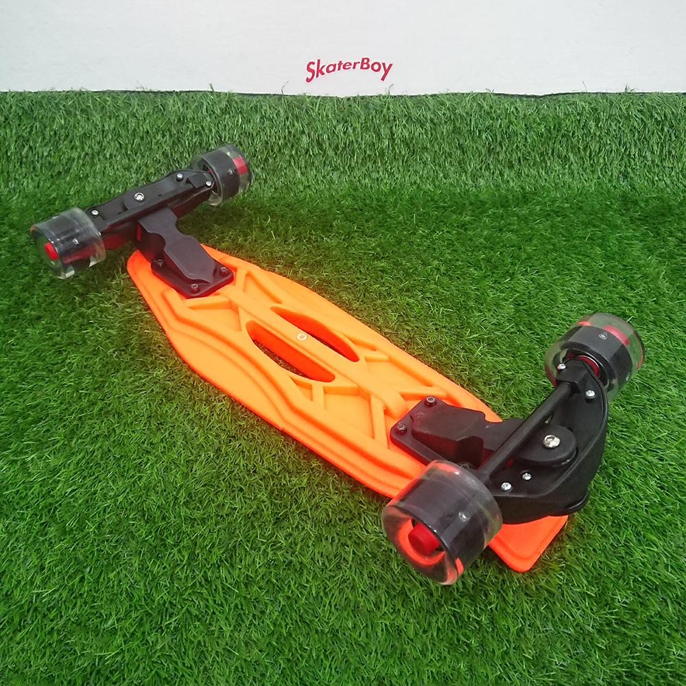 [0201] สเก็ตบอร์ดเด็ก 6ขวบ ไม่มีคว่ำ ฝึกทรงตัว ล้อมีไฟวิบวับ ขนาด 54cm