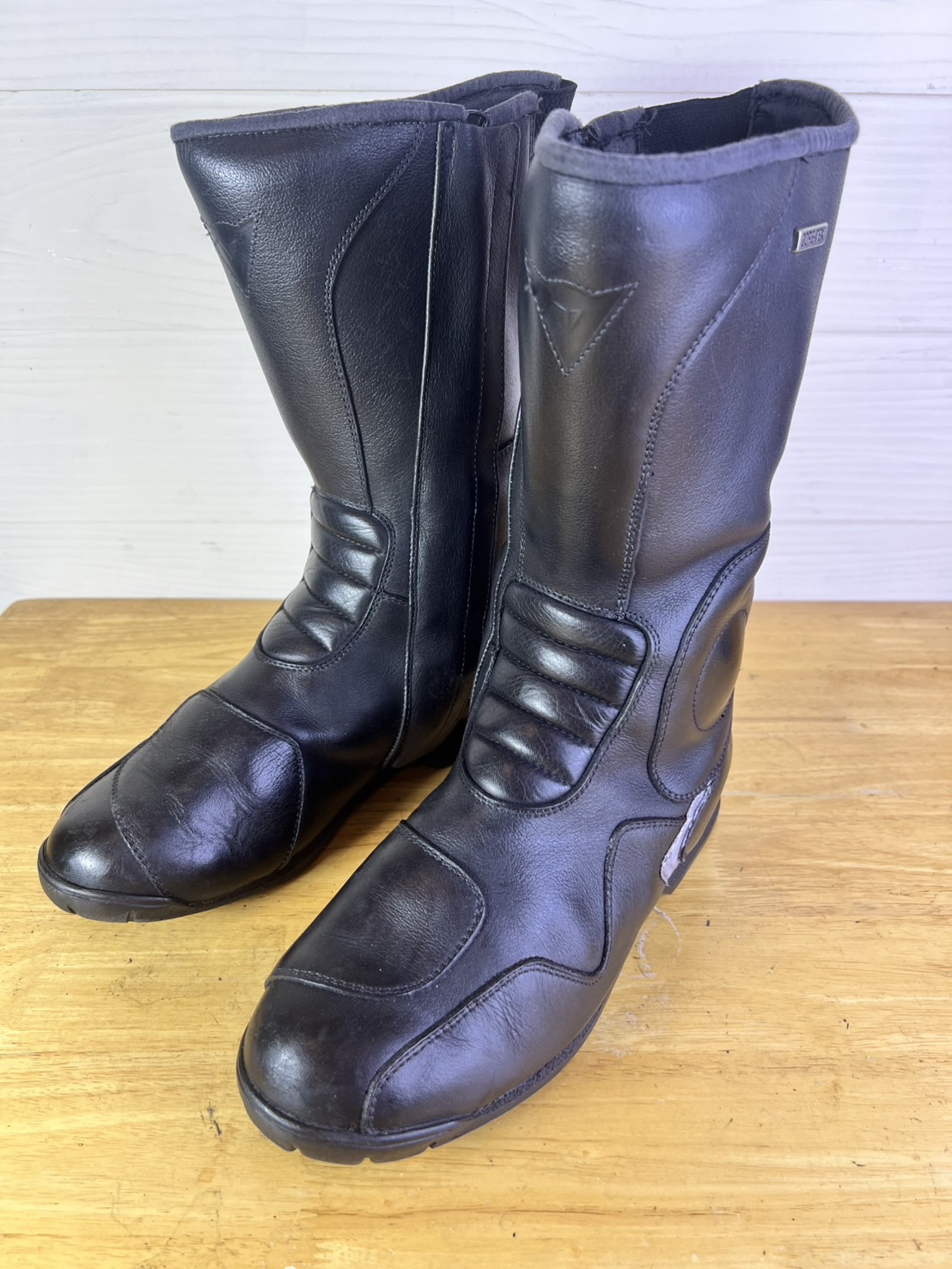 รองเท้าขี่มอเตอร์ไซด์( มือสอง) CMBA-366 Size ขนาดจากป้าย 43EUR /8.5UK /27.5CM Dainese