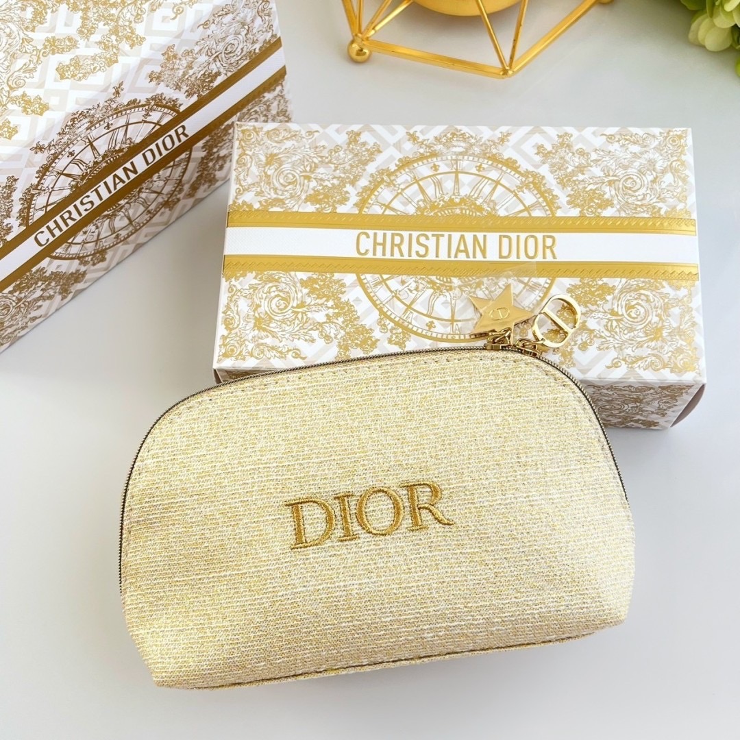 Dior Trousese Pouch Holiday 2024 กระเป๋าทรงโค้ง พร้อมกล่อง