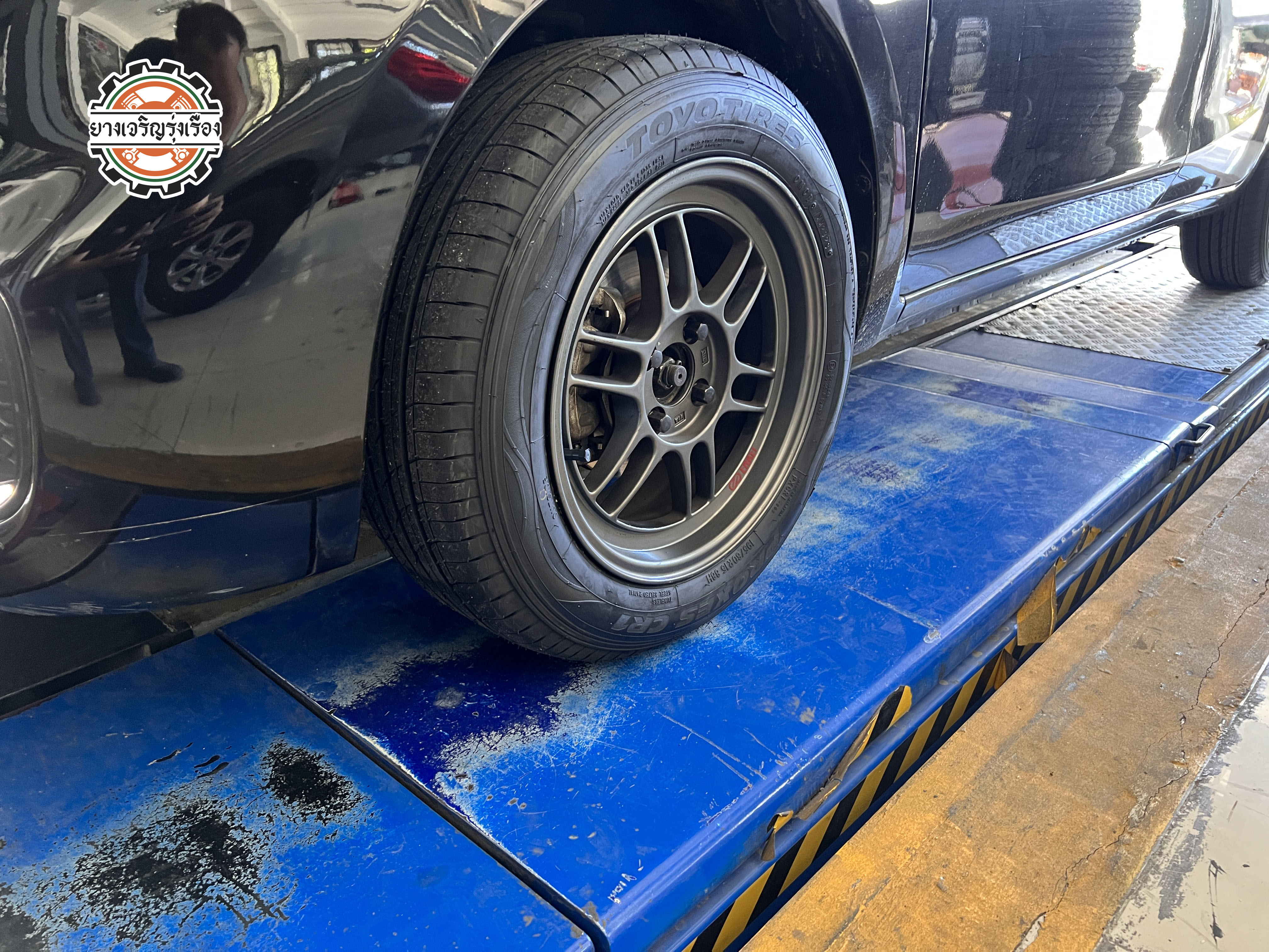 NISSAN MARCH เข้ารับบริการเปลี่ยนยางรถยนต์ เน้นคุณภาพ ราคาเหมาะสม ☄️TOYO TIRES PROXES CR1 88H ขนาด 195/60R15 𝙊𝙪𝙧 𝙎𝙚𝙧𝙫𝙞𝙘𝙚 บริการทางร้านเรารับทำอะไรบ้าง 🔧 ติดตั้งยางแบบไร้รอย 100% 🔧 บริการสลับยาง ตามอายุ 🔧 มียางรถยนต์ทุกยี่ห้อให้เลือกซื้อ 🔧 เช็คช่วงล่าง แก้ปัญหาให้ตรงจุด 🔧 บริการล้างลิ้นปีกผีเสื้อ 🔧 บริการเช็คระยะรถยนต์ 🔧 เปลี่ยนถ่ายของเหลวทั้งระบบ 🔧 ตั้งศูนย์ด้วยเครื่อง HUNTER นำเข้าจาก USA สอบถามข้อมูลเพิ่มเติม หรือนัดหมายเข้ารับบริการ Tel : 08-6569-1915 Tel : 08-6544-5963 Line id : @88rw Tiktok : https://www.tiktok.com/@88rwycrr Youtube : https://youtube.com/@88rw Facebook : https://www.facebook.com/88rwtire Location : https://goo.gl/maps/HrNUAZXPN94KvxZ98?coh=178573&entry=tt #รถยนต์มีปัญหาไม่รู้ต้องแก้ตรงไหน ทางเรายินดี ตรวจหาปัญหาและหาวิธีแก้ บอกลูกค้าก่อนลงมือทำเสมอราคาเป็นธรรมไม่เอาเปรียบ สบายใจคุณลูกค้า ---------------------------------- ดูแลให้คำปรึกษาทุกปัญหาคาใจ ไม่ทิ้งลูกค้า มีบริการหลังการขาย 【ให้ผู้เชี่ยวชาญของเรา ดูแลรถคุณ】 ร้านยางเจริญรุ่งเรือง ยินดีต้อนรับครับ ---------------------------------- #โช๊คอัพรถยนต์ #monroe #yss #kayaba #profender #ร้านยางเจริญรุ่งเรือง #นนทบุรี #งามวงศ์วาน #amsfix #บริการช่วงล่างรถยนต์ #ซ่อมบำรุงช่วงล่าง #เซทอัพโช๊คอัพรถยนต์