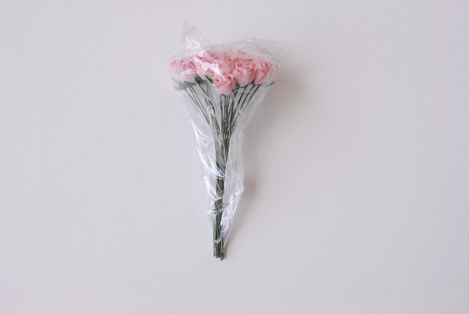 ดอกไม้กระดาษสา ดอกไม้กระดาษสา จตุจักร งานประดิษฐ์ ดอกไม้ทำข้อมือเพื่อนเจ้าสาว แต่งงาน, ดอกกุหลาบตูม 0.8x1 cm. 25 ดอก สีชมพูพีช paper flowers, budding roses flower 0.8x1 cm. 25 peach pink pastel color.