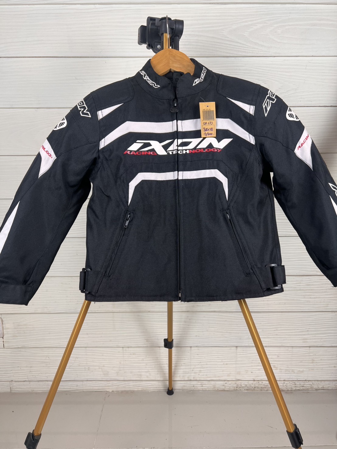 เสื้อขี่มอเตอร์ไซด์( มือสอง) CSA 673 : อก 32" ยาว 18" (for kid) IXON