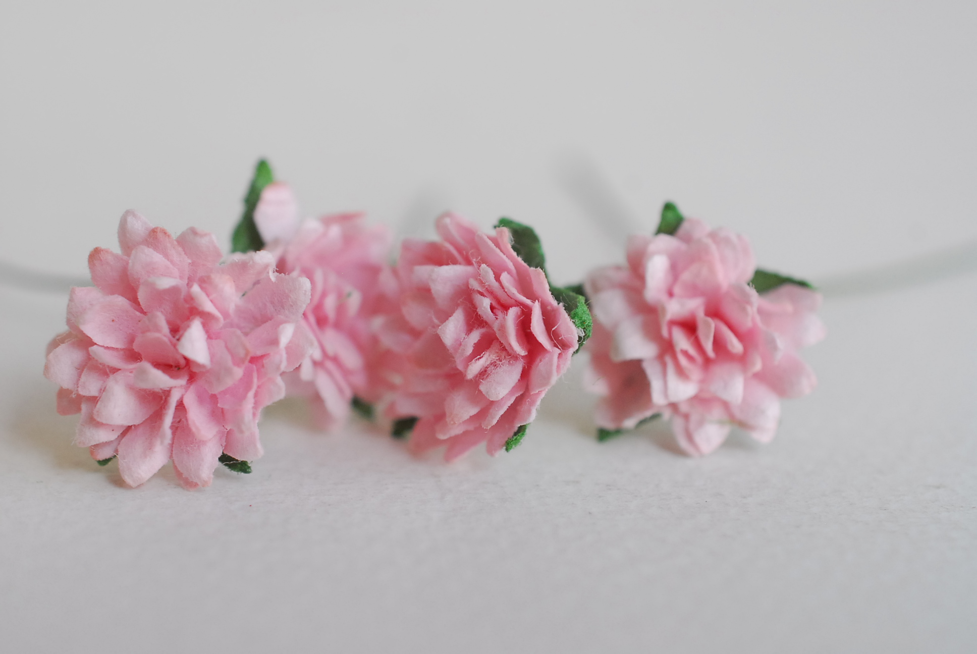 ดอกไม้ประดิษฐ์, ดอกไม้กระดาษสา, ดอก gypsophila, ดอกยิปโซ งานประดิษฐ์ตกแต่งของชำร่วย, ดอกไม้ทำพานพุ่ม,พานพวงมาลัย, พานรับไหว้, ขนาด 1.5 cm. สีชมพู