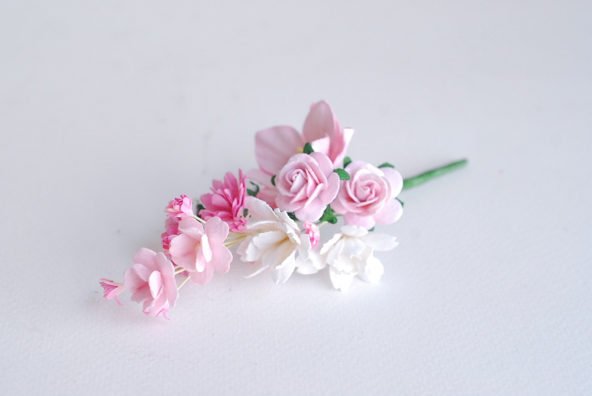 ช่อดอกไม้ติดอกเจ้าบ่าว ช่อดอกไม้ประดับ งานแต่งงาน งานประดิษฐ์ ของชำร่วย ดอกไม้กระดาษสา งานแต่งงาน DIY wedding boutonniere