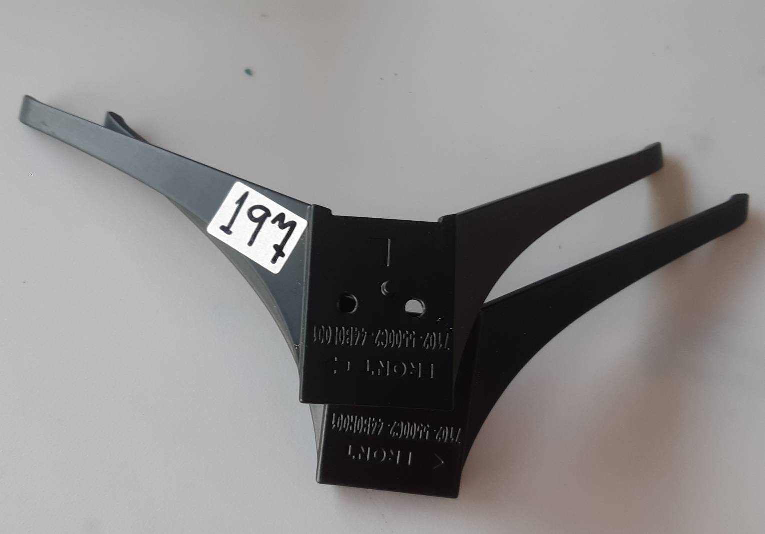 อันที่ 197 ขาทีวี PHILPS 43PUT6002S 7102-5500C2-44B0R001 7102-5500C2-44B0L001 ขาย 450 บาท
