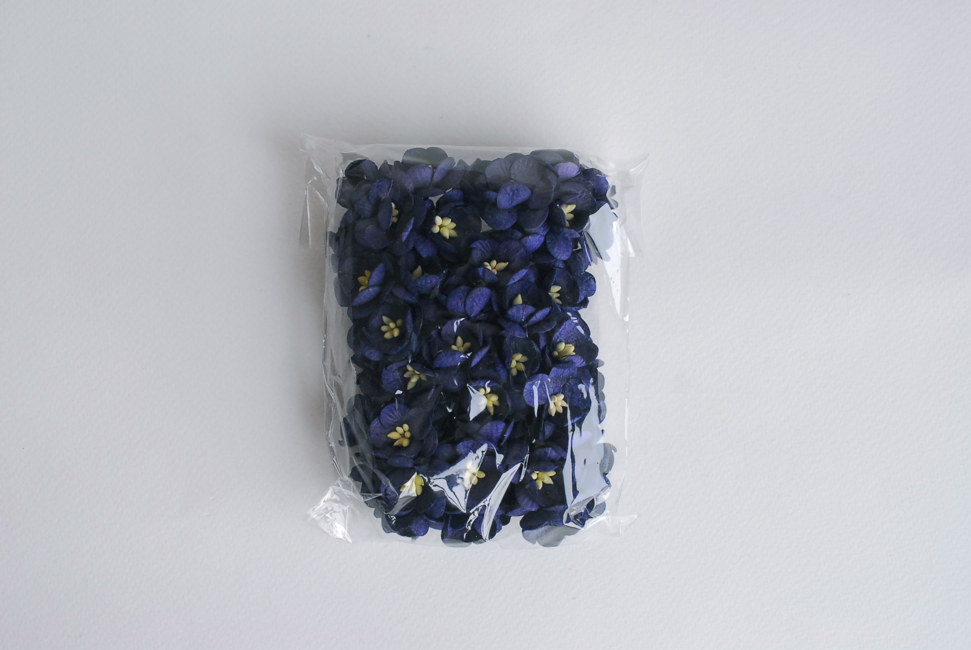 ดอกไม้กระดาษสา ดอกซากุระกระดาษ ดอกไม้กระดาษสาราคาส่ง ดอกไม้กระดาษสำหรับตกแต่งของชำร่วย งานแต่งงาน ทำช่อดอกไม้ติดอกเจ้าบ่าว ข้อมือดอกไม้เจ้าสาว ขนาด2.5 cm. 50 ดอก Paper flowers supplies: DIY wedding tools Cherry blossom (Sakura) 50 pcs. size 2.5 cm. deep b