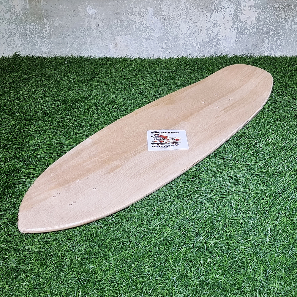 [0301] บอร์ดไม้ surf skate ขนาด 32" แผ่นเรียบ มีเทลหลัง เจาะ6รู เล่นง่าย คล่องตัว