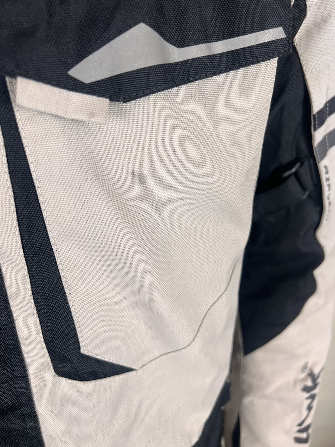 เสื้อขี่มอเตอร์ไซด์( มือสอง) CTA 595 : อก 52" ยาว 28" รอบเอว 48“ (XL) HWK