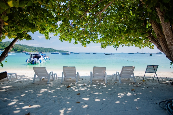 อันดับ 1 ทัวร์เกาะพีพี อ่าวมาหยา อ่าวปิเละ เกาะไข่ เรือสปีดโบ๊ท Phi Phi Island Khai Island - Maya Bay - Pileh Lagoon