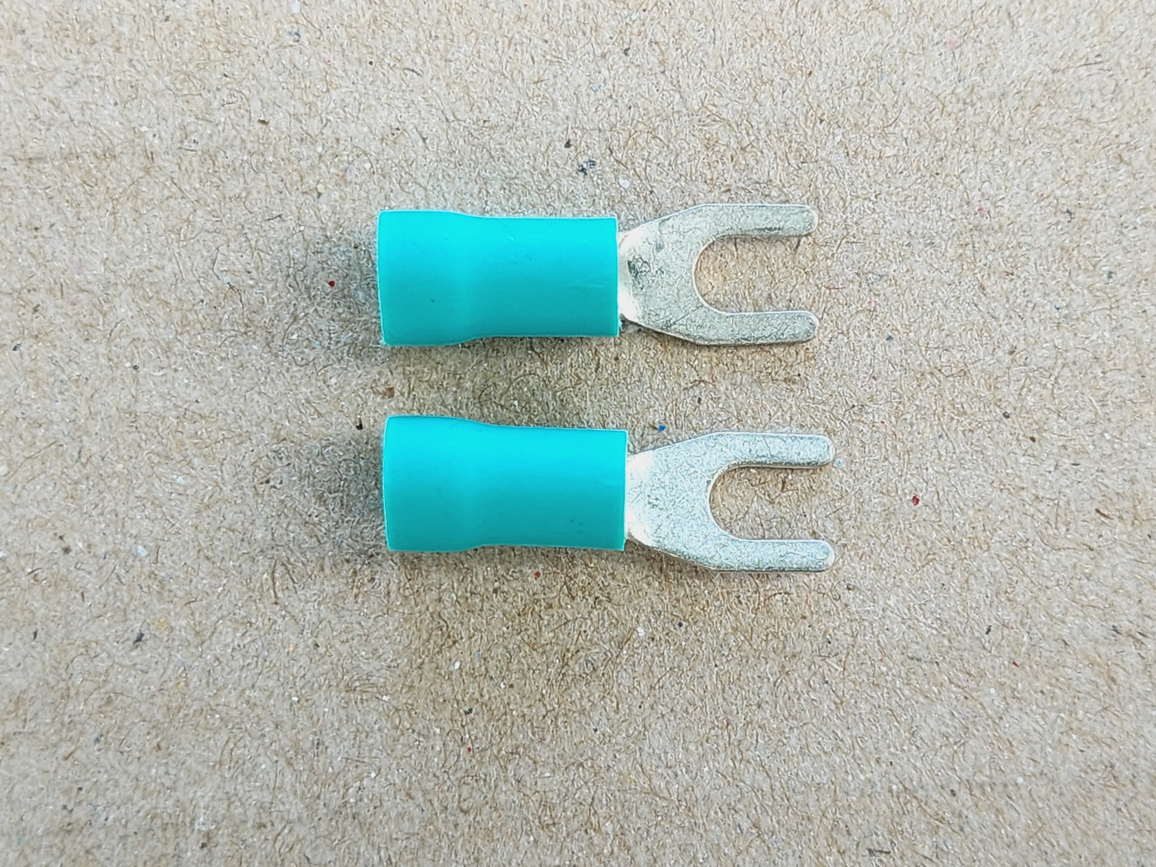 รูปหางปลาแฉก หุ้มฉนวน