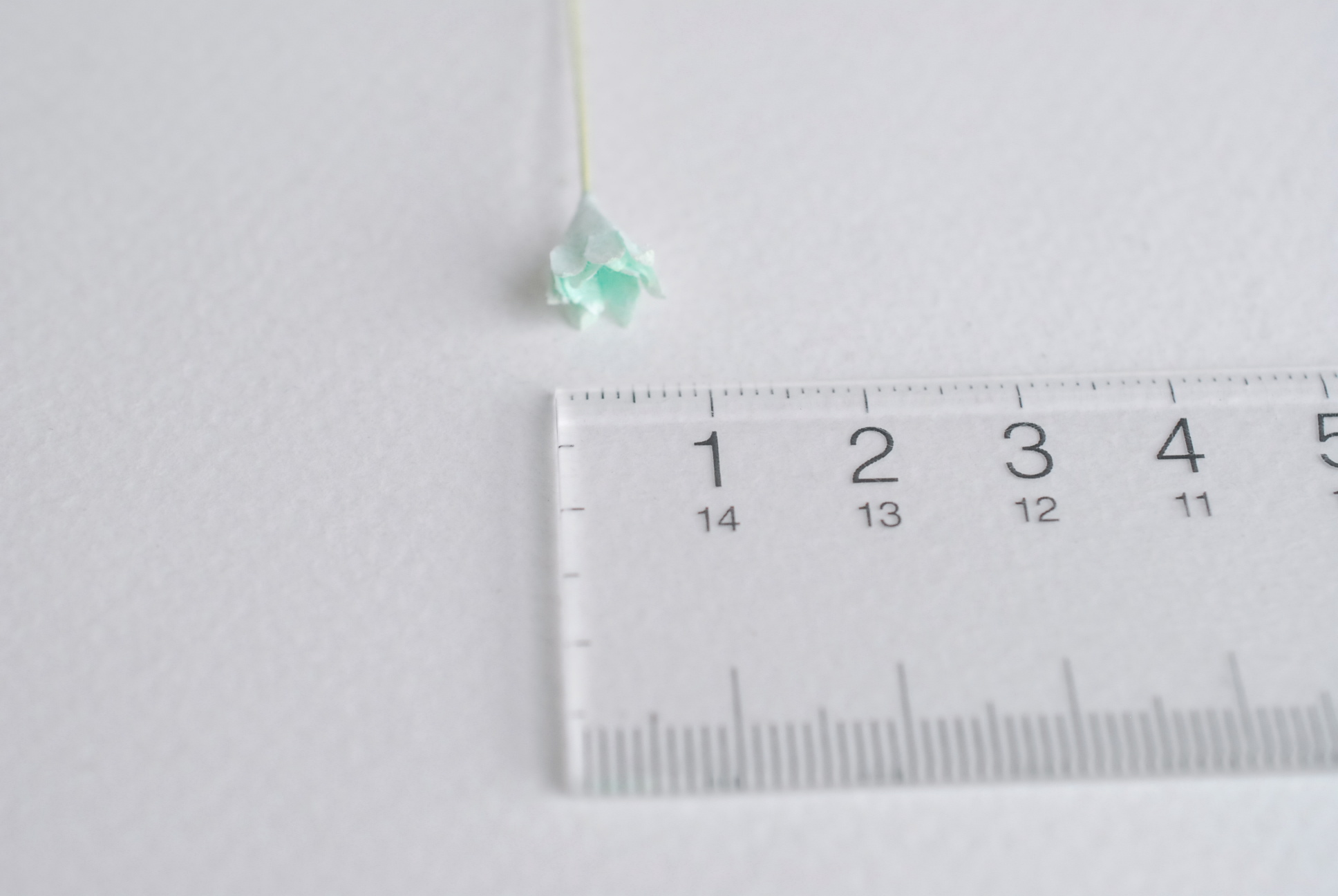 ดอกไม้ประดิษฐ์, ดอกไม้กระดาษสา, ดอก gypsophila, ดอกยิปโซ งานประดิษฐ์ตกแต่งของชำร่วย, ดอกไม้ทำพานพุ่ม, พานรับไหว้, ขนาด0.8 cm. สีมิ้น