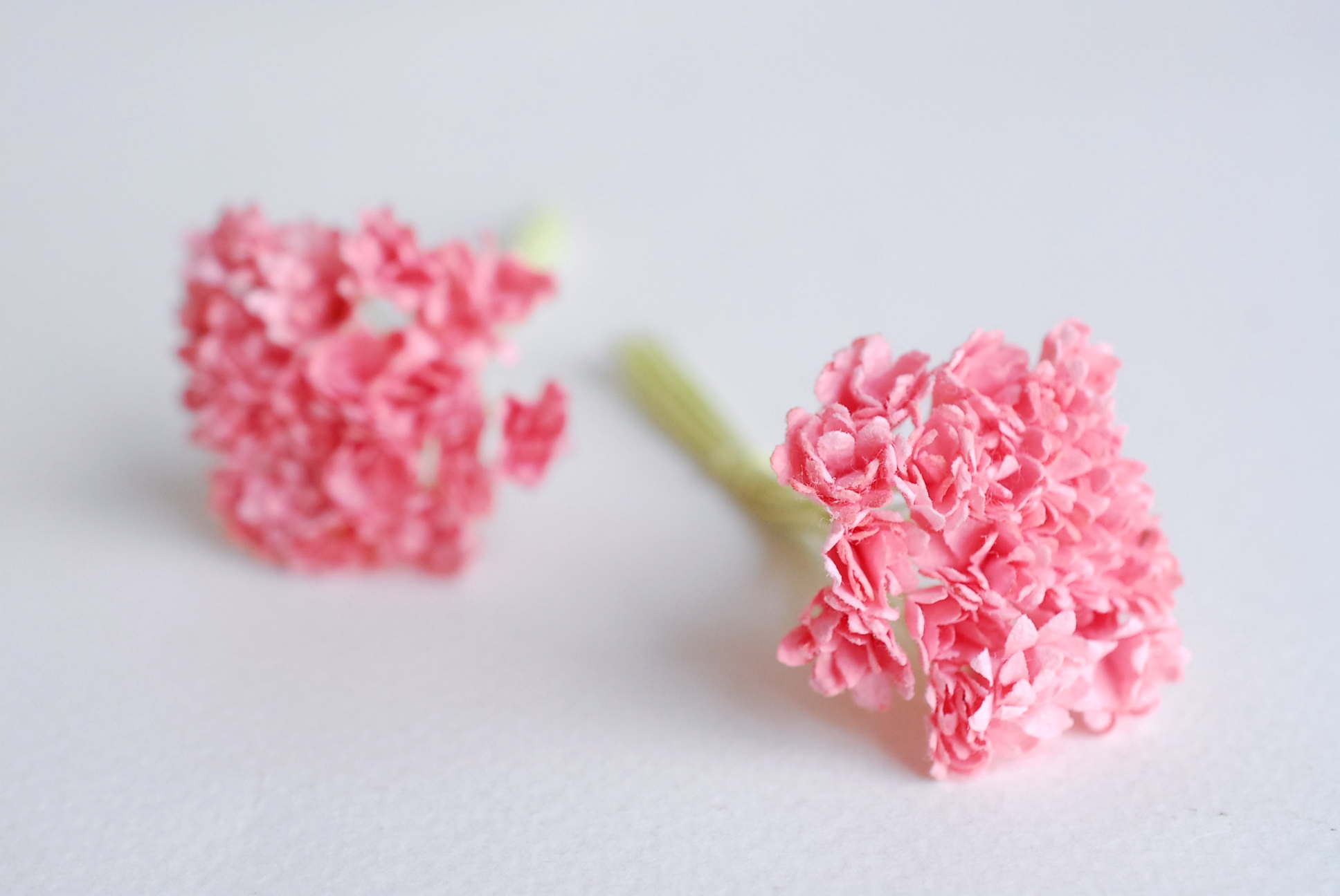 ดอกไม้ประดิษฐ์, ดอกไม้กระดาษสา, ดอก gypsophila, ดอกยิปโซ งานประดิษฐ์ตกแต่งของชำร่วย, ดอกไม้ทำพานพุ่ม, พานรับไหว้, ขนาด0.8 cm. สีพีชชมพู