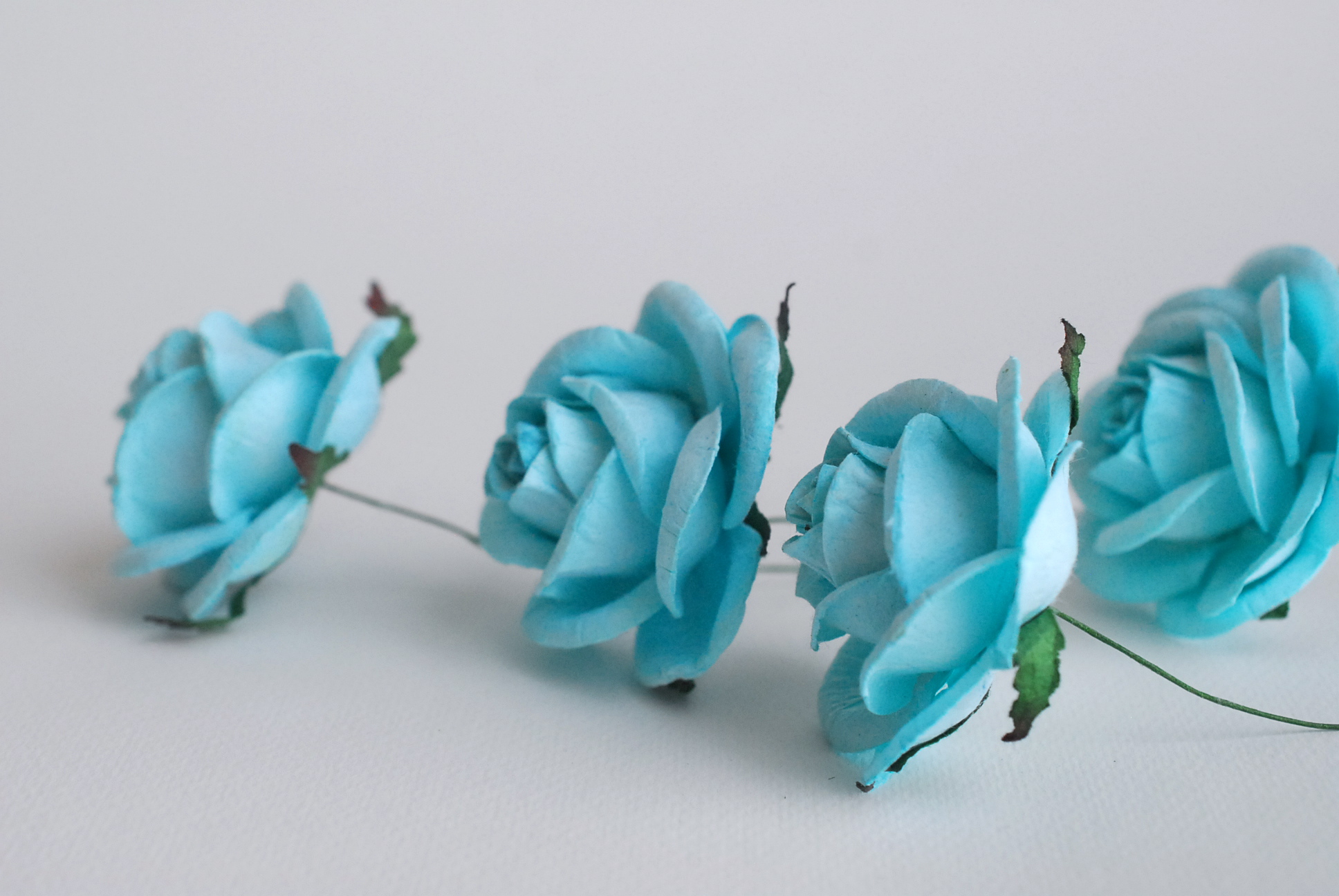 ดอกไม้กระดาษสา ดอกไม้กุหลาบกระดาษ ดอกไม้ประดิษฐ์ งานแต่งงาน ตกแต่งของชำร่วย, งานแต่งงาน สีฟ้าใส ขนา่ด 4.5 cm., Paper flower,20 Pieces mulberry rose, 4.5 cm. blue sky light color.