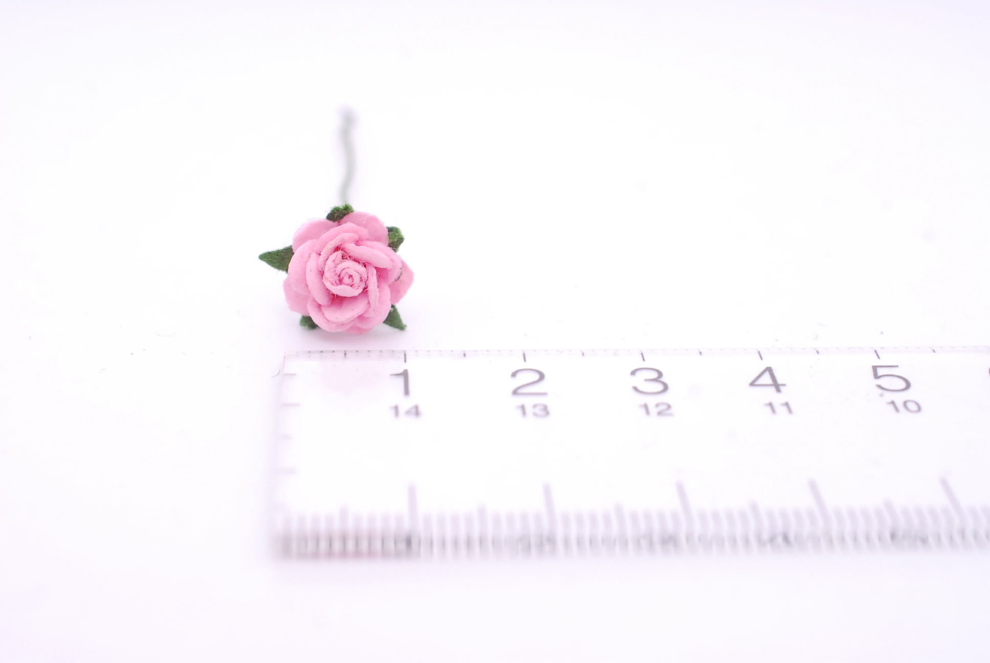 ดอกไม้กระดาษสาสำหรับตกแต่ง ของชำร่วย ดอกกุหลาบ กระดาษสา สีชมพู #120 ขนาด 1 cm. จำนวน 100 ดอก/1 ถุง