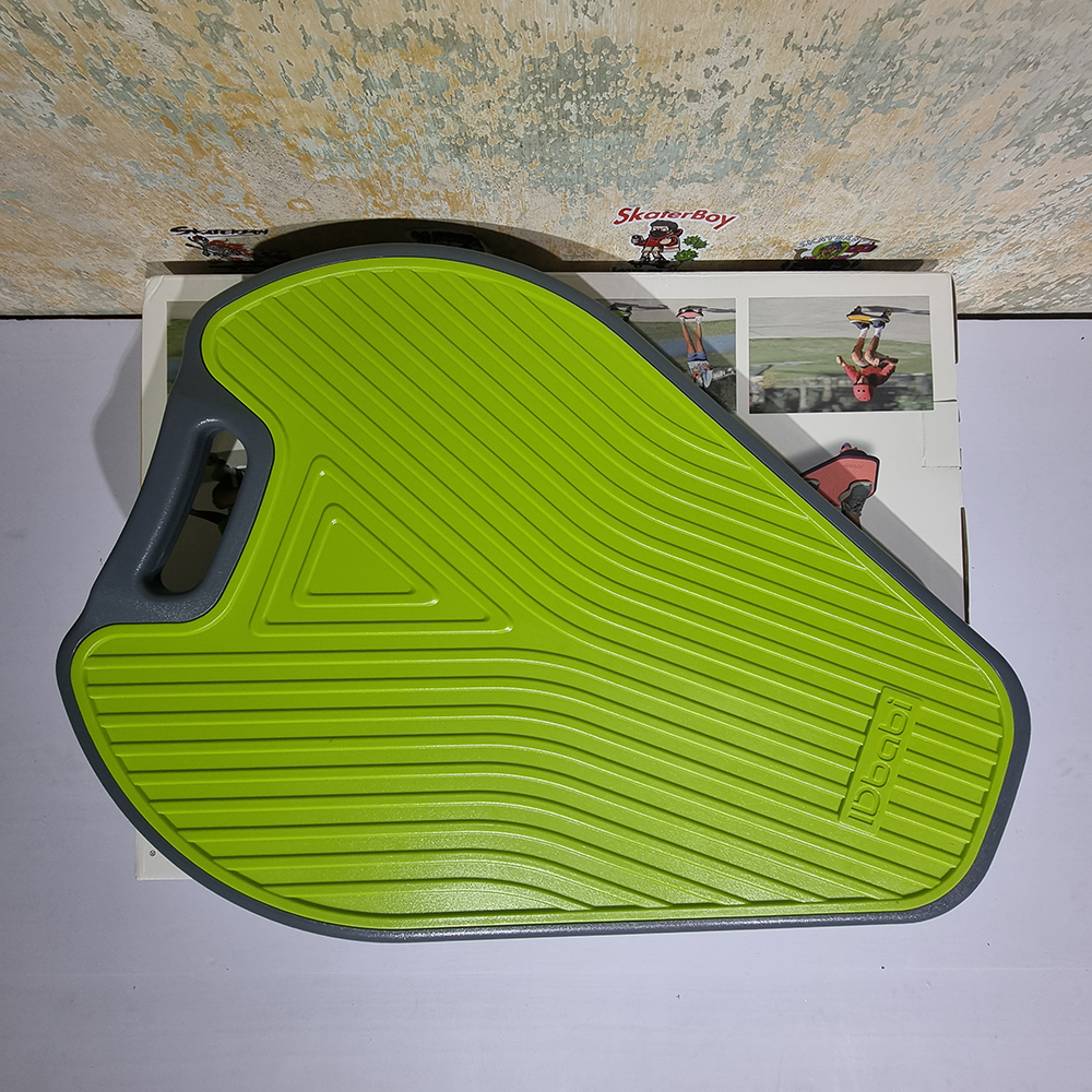 [0201] สเก็ตบอร์ด 3ล้อ เล่นได้หลายแบบ ฝึกใช้ ร่ายกาย ในการควบคุมสเก็ตบอร์ด