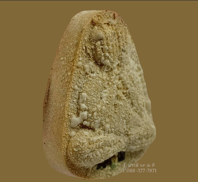 พระปิดตา เนื้อ : ผงพุทธคุณ ฝังตะกรุด