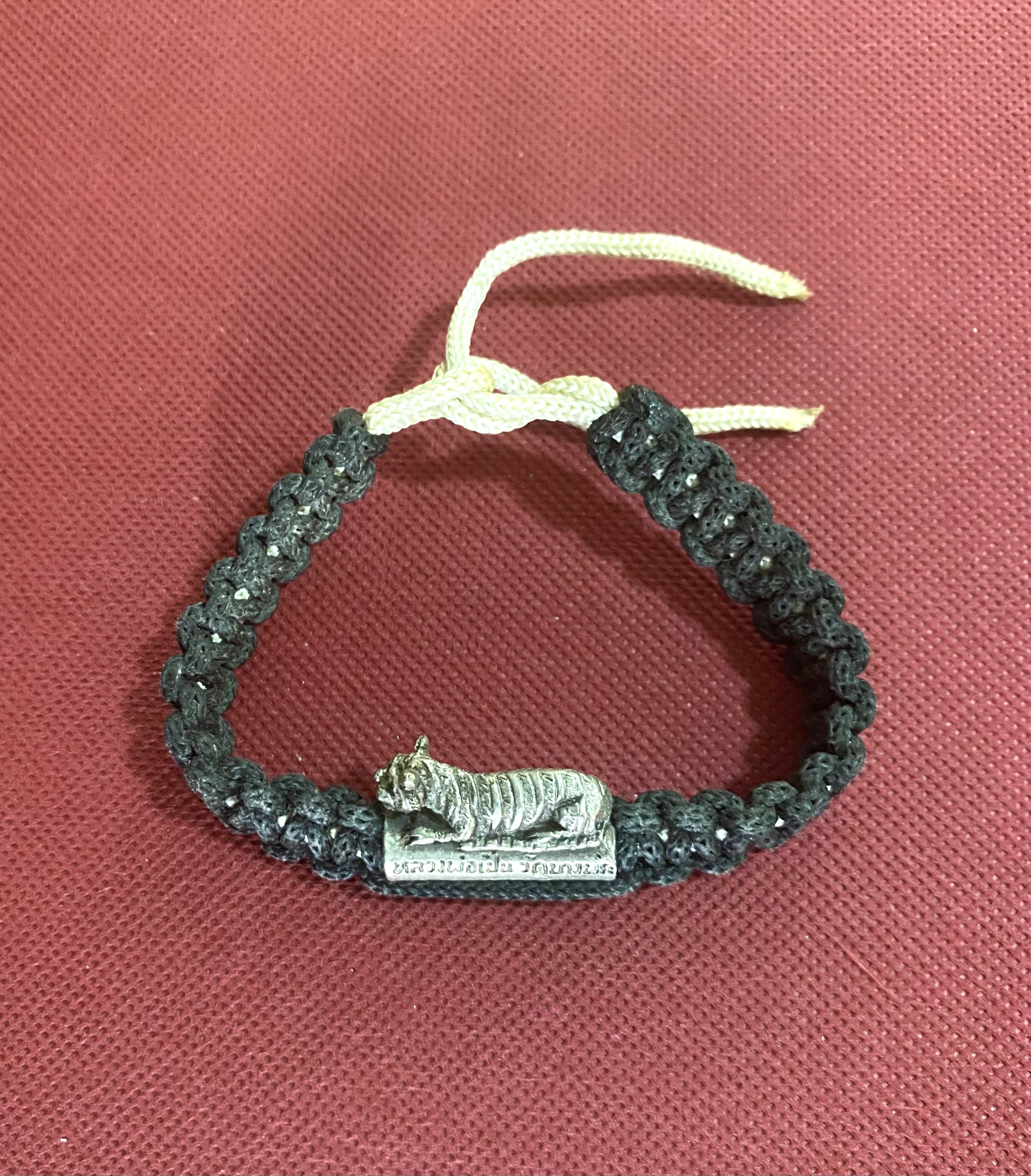 ตะกรุดสร้อยข้อมือเนื้อเงินแท้ หลวงพ่อเปิ่น วัดบางพระ จ.นครปฐม ปี 2553