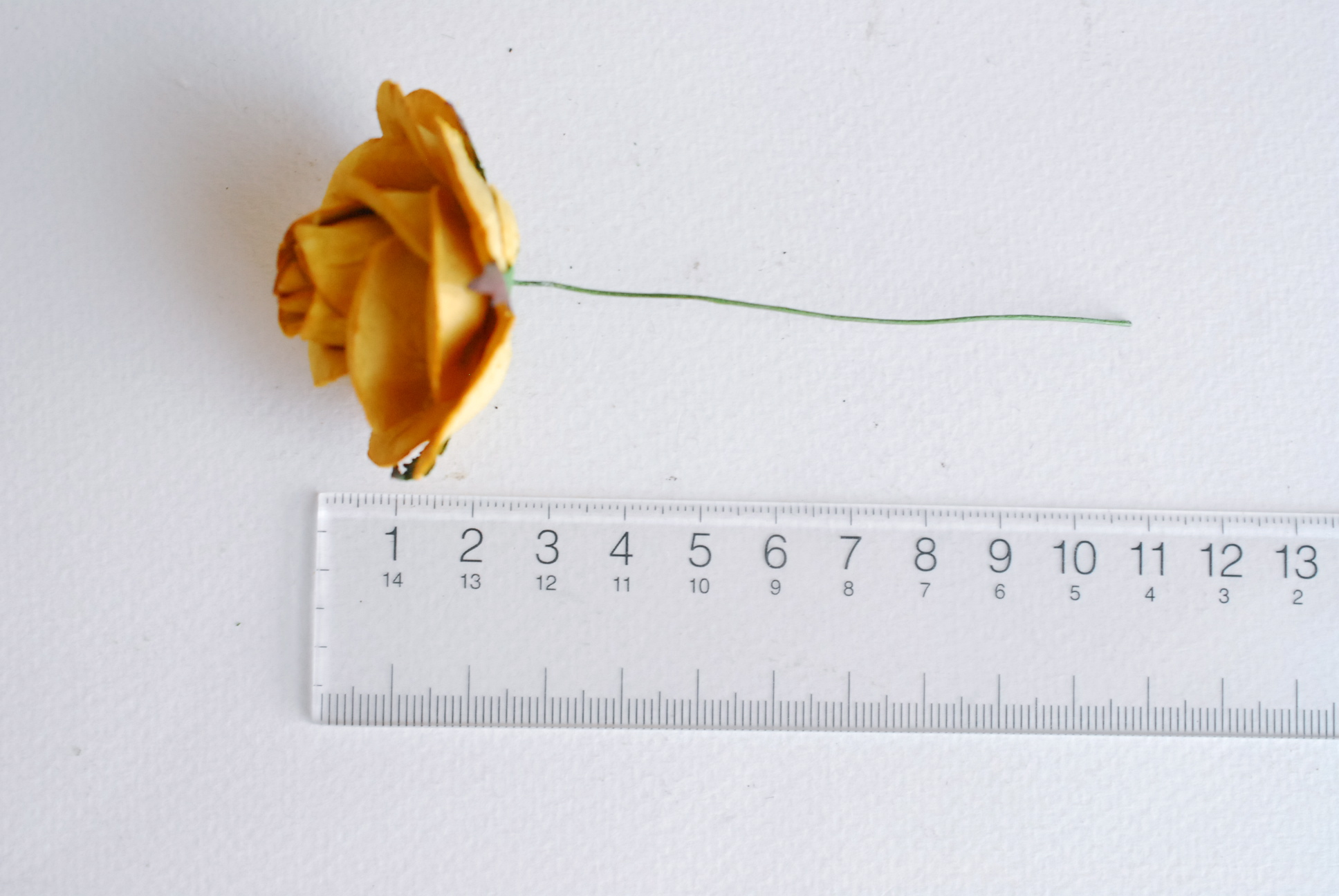 ดอกไม้กระดาษสา, ดอกไม้กุหลาบกระดาษ, ดอกไม้ประดิษฐ์, สำหรับของชำร่วย, งานแต่งงาน,สีเหลืองพระ ขนา่ด 4.5 cm.,Paper flower,20 Pieces mulberry rose, 4.00 cm. yellow medium color.