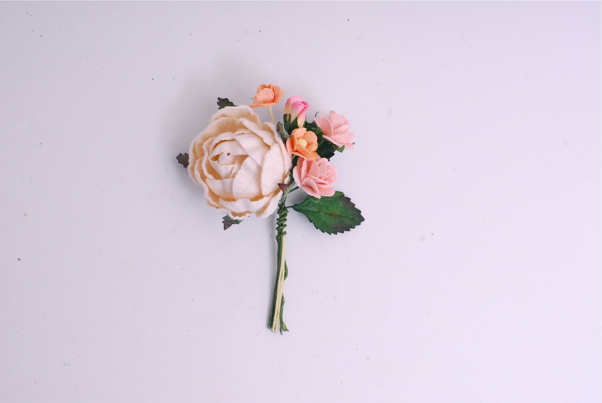 ช่อดอกไม้กระดาษ อดอกไม้ประดับ งานแต่งงาน งานประดิษฐ์ ของชำร่วย ดอกไม้กระดาษสา งานแต่งงาน DIY wedding boutonniere or making centerpieces gift decoration.