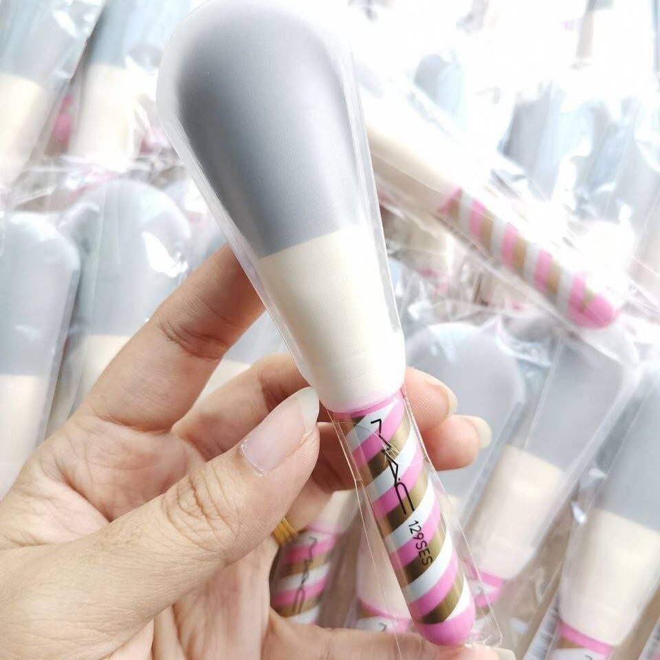 แปรงแต่งหน้า Mac Powder Brush 129SES