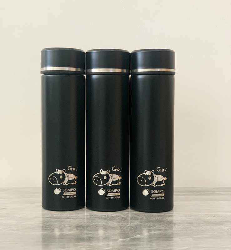 สลักชื่อ สลักข้อความ สลักรูป เลเซอร์ชื่อ เลเซอร์ข้อความ เลเซอร์รูป บนกระบอกน้ำ