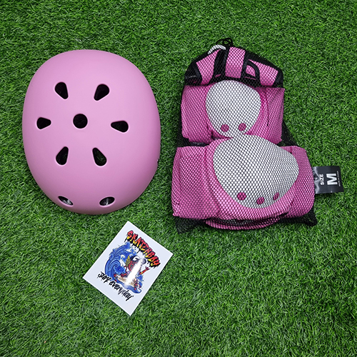 [0101] สนับผู้ใหญ่ หมวกกันน็อค สีเข้าชุด ชมพู ฟ้า มีพลาสติกแข็ง สำหรับกีฬา extreme