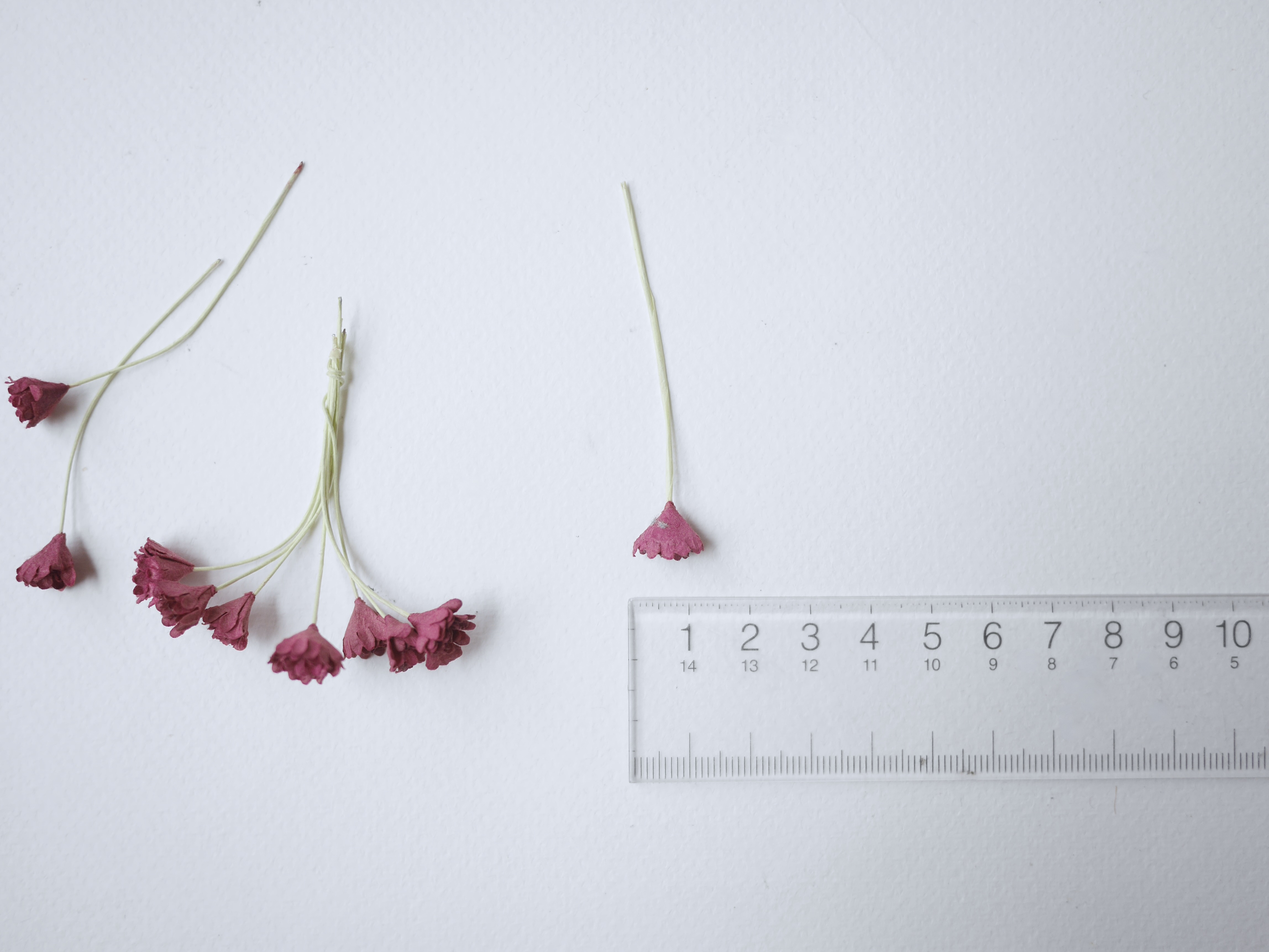 ดอกไม้ประดิษฐ์, ดอกไม้กระดาษสา, ดอก gypsophila, ดอกยิปโซ งานประดิษฐ์ตกแต่งของชำร่วย, ดอกไม้ทำพานพุ่ม, พานรับไหว้, ขนาด 1 cm. สีแดงเลือดหมู burgundy color