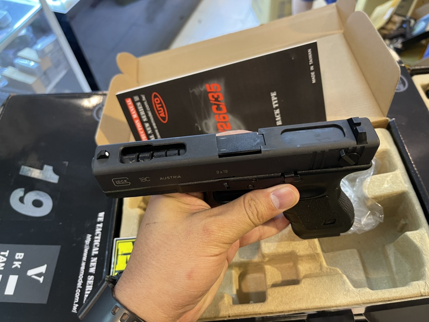 WE G18C Glock18C GEN3 Full Auto - สีดำ