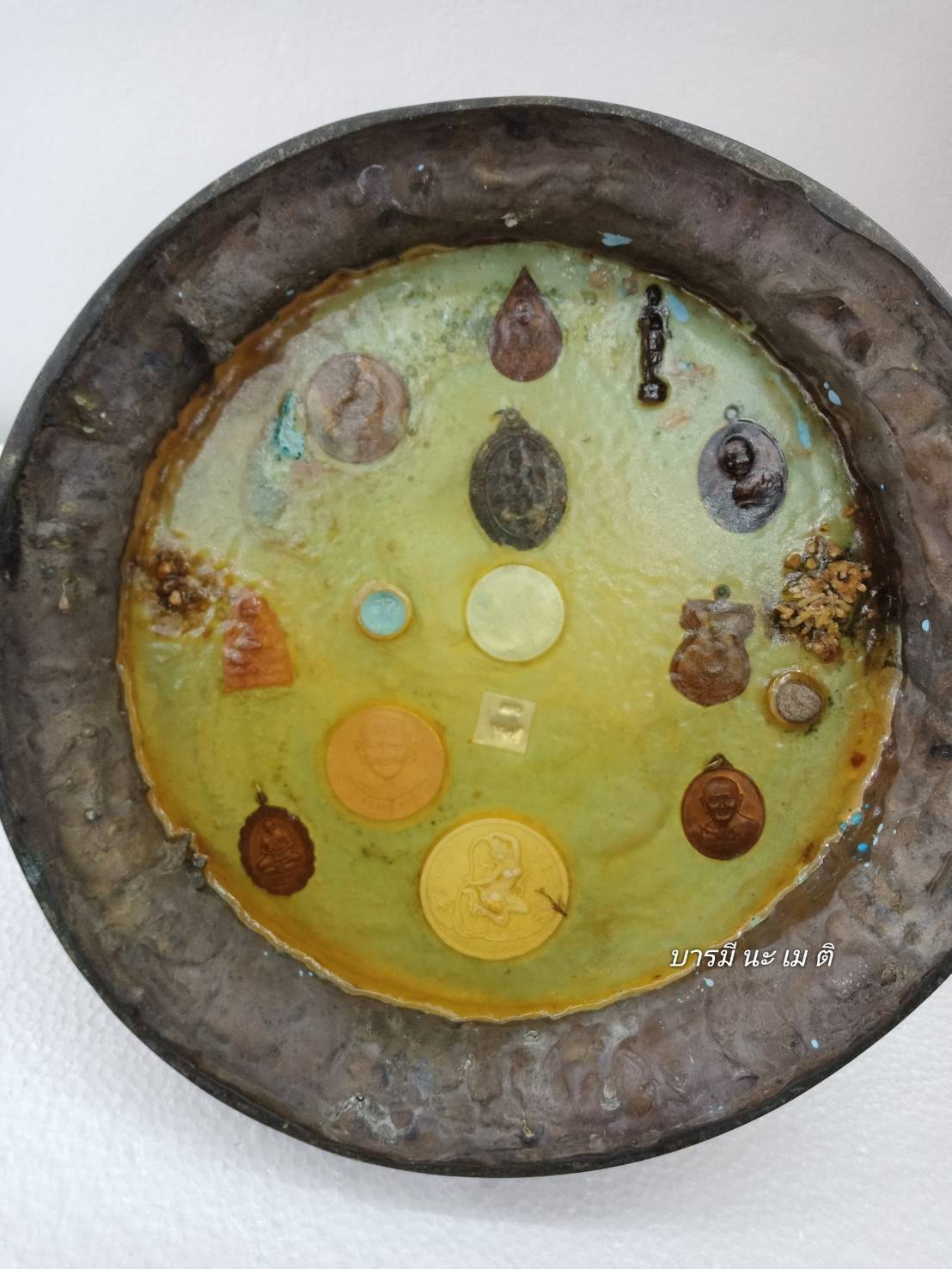 รูปหล่อหลวงปู่หงษ์ ฐาน 12นักษัตร เนื้อ : ทองเหลือง รมดำ