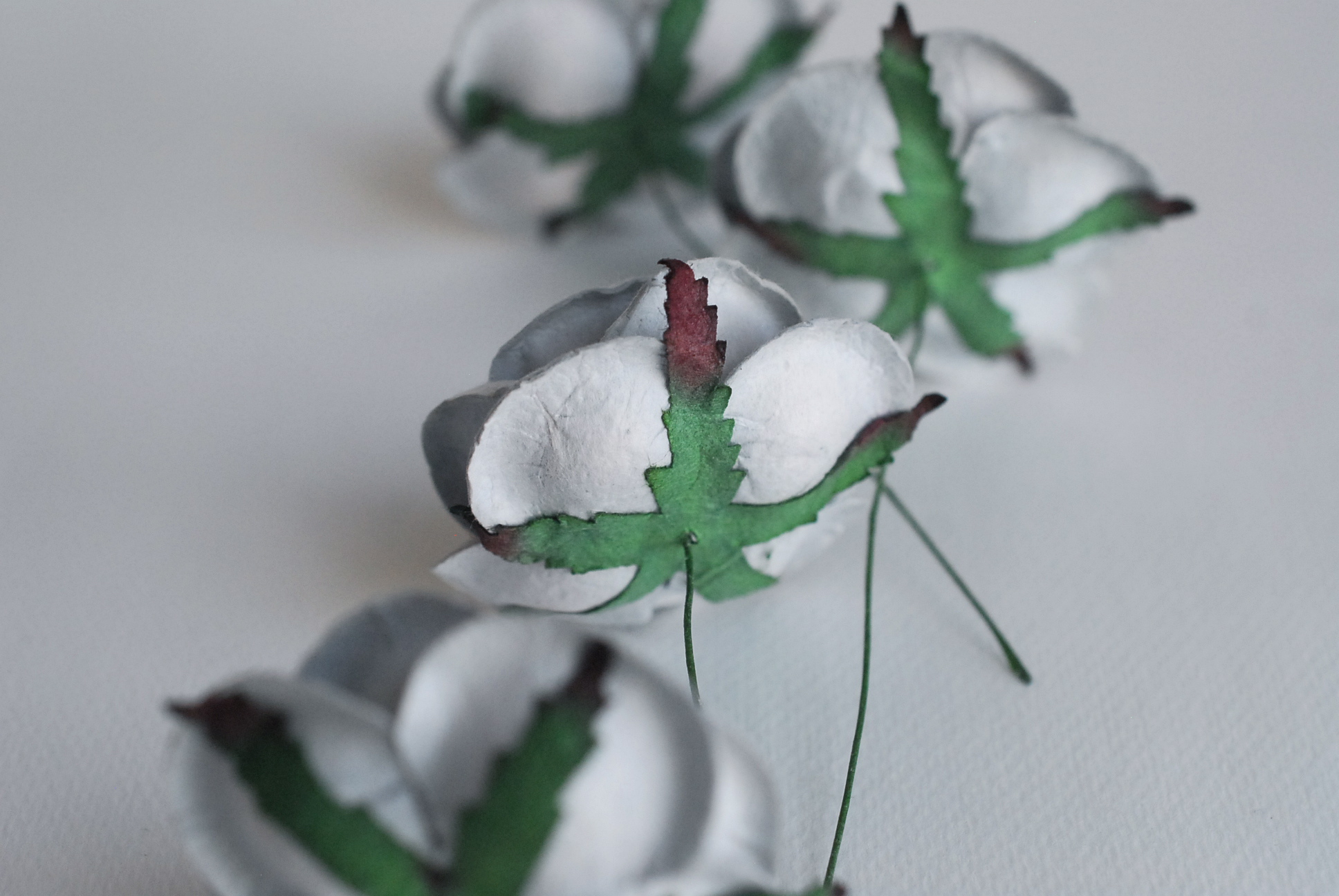 ดอกไม้กระดาษสา ดอกไม้กุหลาบกระดาษ ดอกไม้ประดิษฐ์ งานแต่งงาน ตกแต่งของชำร่วย, งานแต่งงาน สีเทา ขนา่ด 4.5 cm., Paper flower,20 Pieces mulberry rose, 4.5 cm. light grey color.