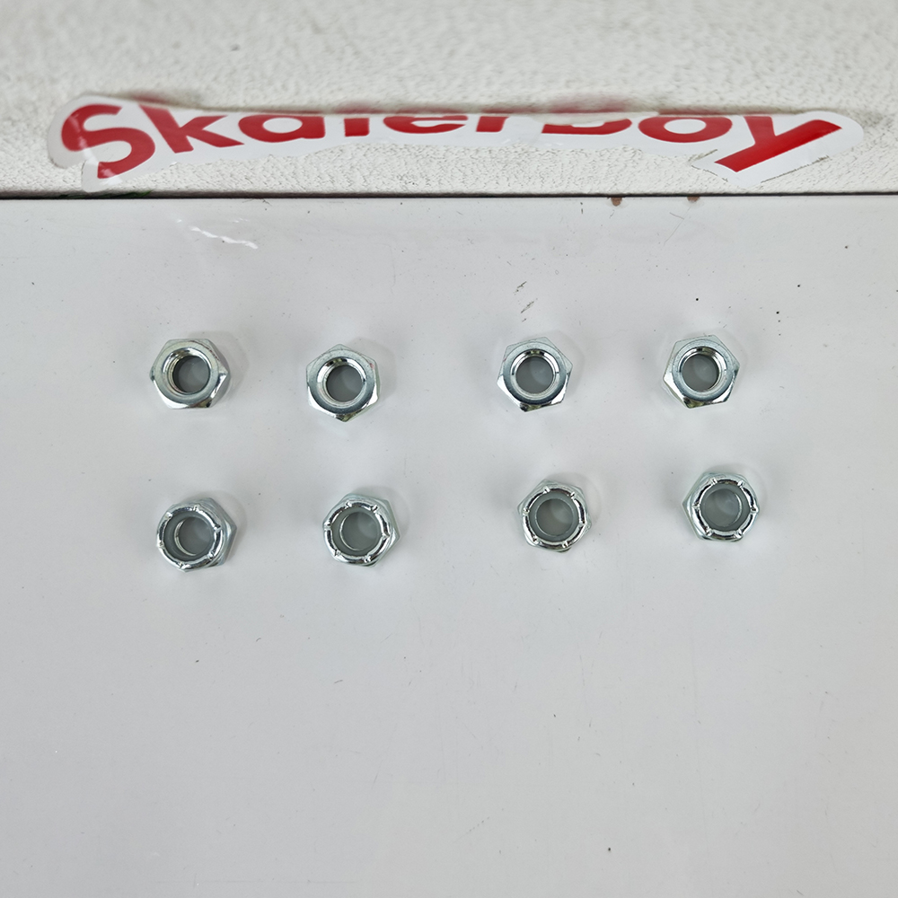 [0314] น็อตยึดล้อสเก็ตบอร์ดไว้กับทรัค สีเงิน สีดำ (มีราคาส่ง)