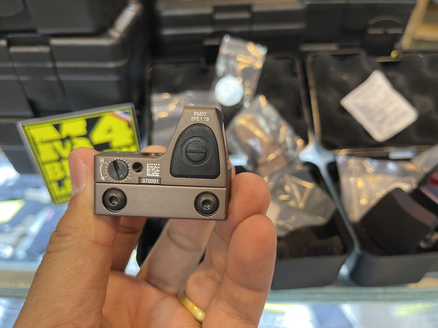 SOTAC : REDDOT TRIJICON RMR กล้องจุดแดง มีขาจับสำหรับปืนสั้น Glcok