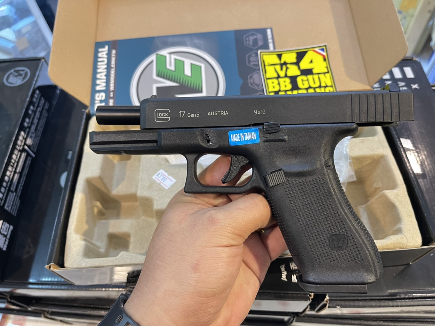 WE G17 Glock 17 Gen5 - สีดำ