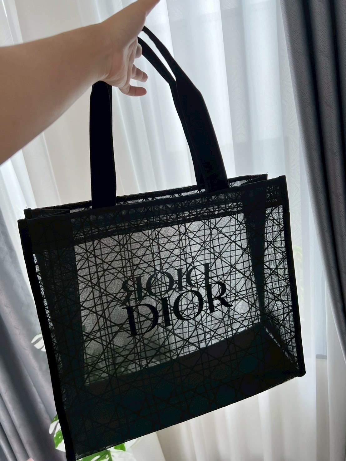 Dior VIP Tote Bag Exclusive -ดำตาข่าย