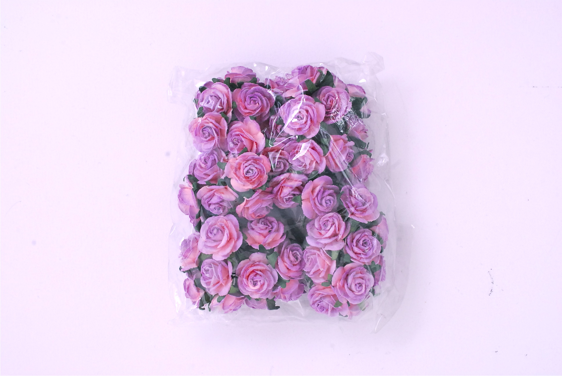 Paper Flowers size 2 cm., mini roses purple brush pink color, 50 pcs. ดอกไม้กระดาษสาสีม่วงปัดชมพูขนาด 2 cm. จำนวน 50 ดอก