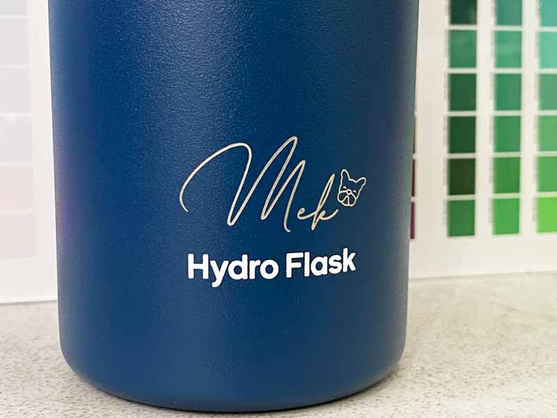 สลักชื่อ สลักข้อความ สลักรูป เลเซอร์ชื่อ เลเซอร์ข้อความ เลเซอร์รูป บนกระบอกน้ำ