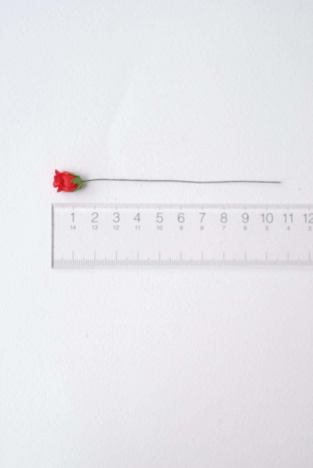 ดอกไม้กระดาษสา ดอกไม้กระดาษสา จตุจักร งานประดิษฐ์ ดอกไม้ทำข้อมือเพื่อนเจ้าสาว แต่งงาน, ดอกกุหลาบตูม 0.8x1 cm. 25 ดอก สีแดง paper flowers, budding roses flower 0.8x1 cm. 25 pieces red color.