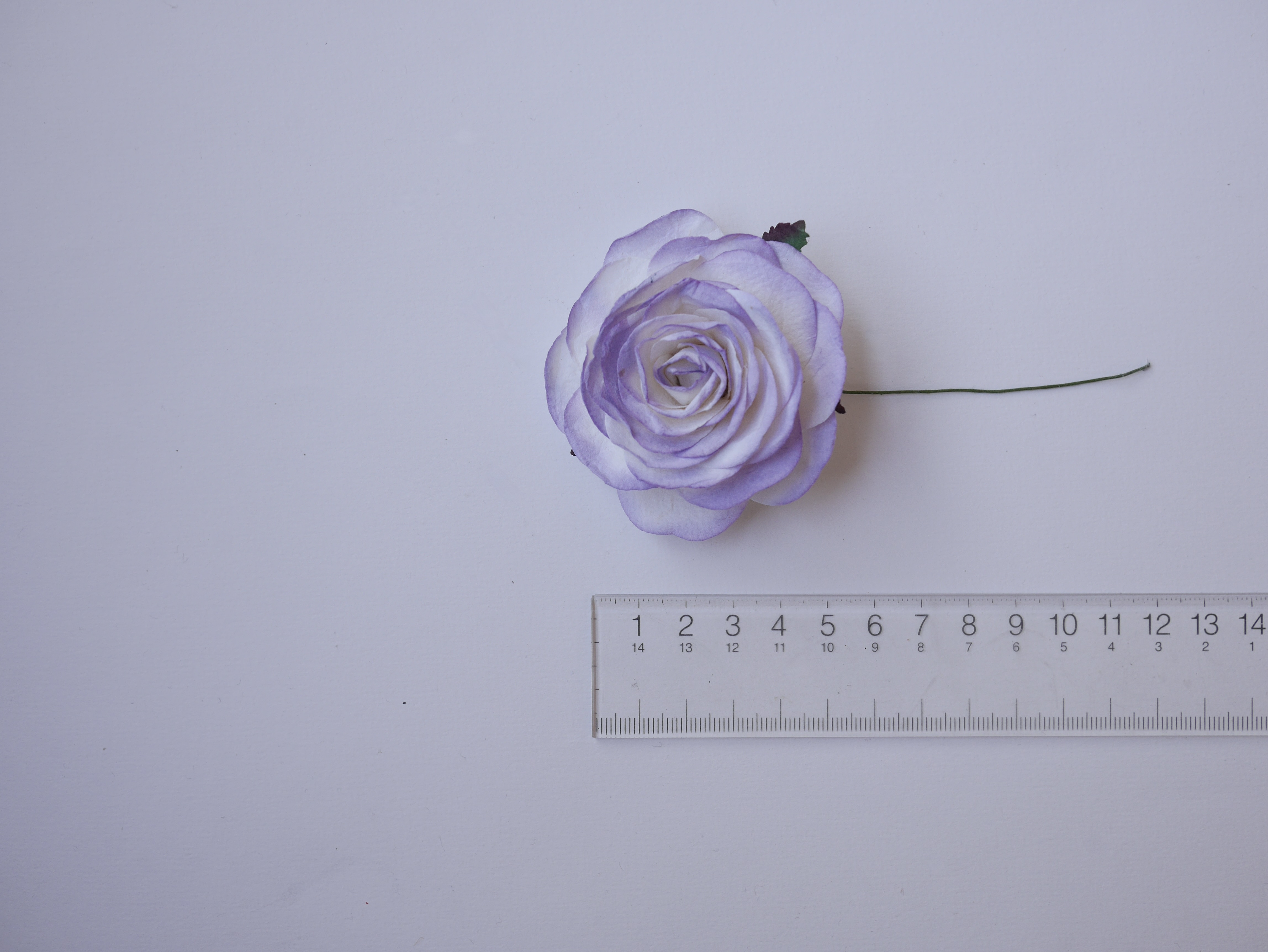 ดอกไม้กระดาษสา ดอกไม้กุหลาบกระดาษ ดอกกุหลาบกระดาษ ขนาด 6.5 cm.,จำนวน 10 ดอก, สำหรับของชำร่วย, งานแต่งงาน, สีม่วงอ่อนปัดขาว Paper flower, 10 Pieces mulberry rose, 6.5 cm. soft purple brush white color