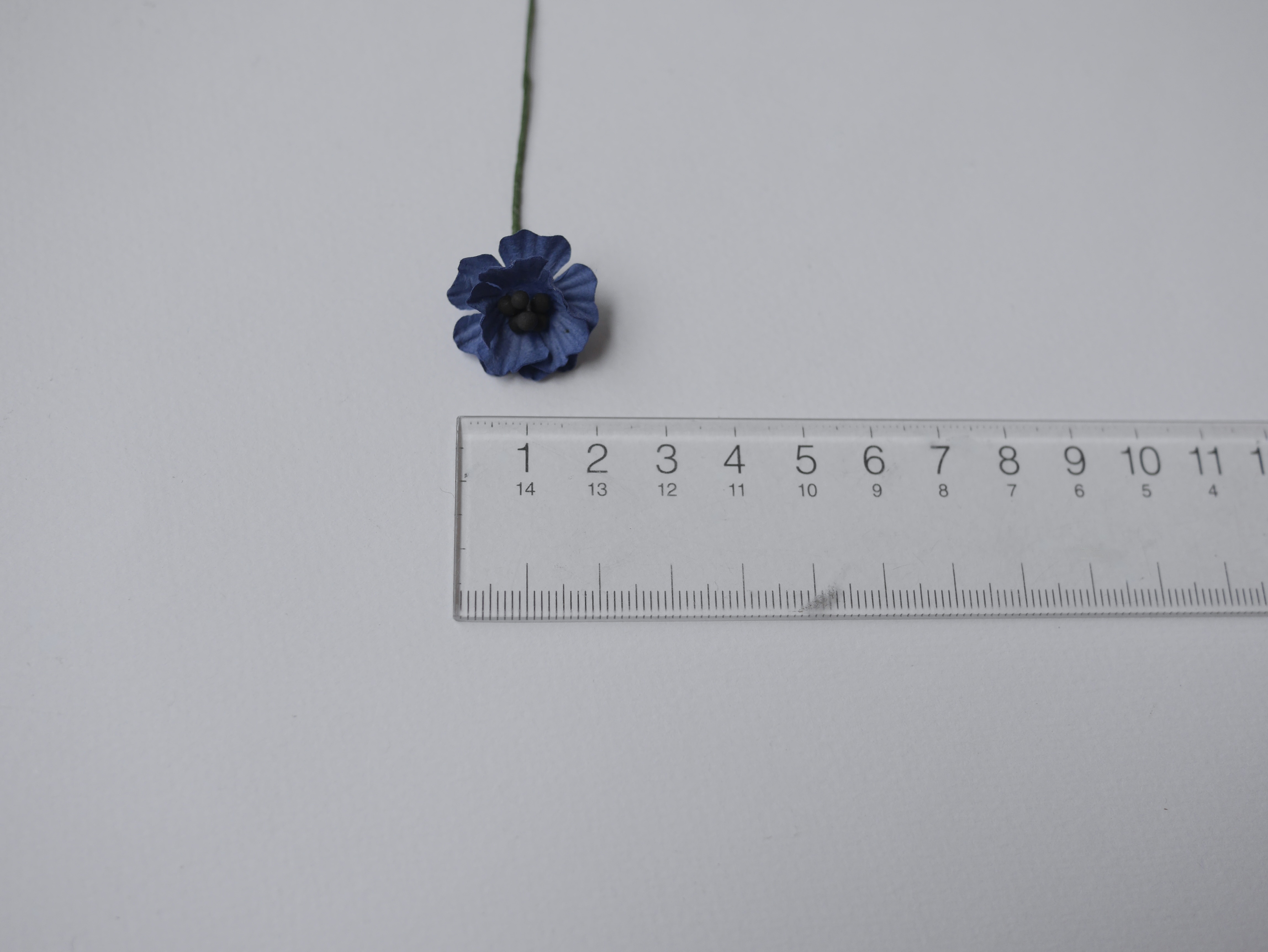 ดอกไม้กระดาษสา ดอกไม้กระดาษสา จตุจักร งานประดิษฐ์ ดอกไม้ทำข้อมือเพื่อนเจ้าสาว แต่งงาน ดอกไม้กระดาษ poppy สีน้ำเงินกรมท่า passion blue ขนาด 2.00 cm. จำนวน 50 ดอก