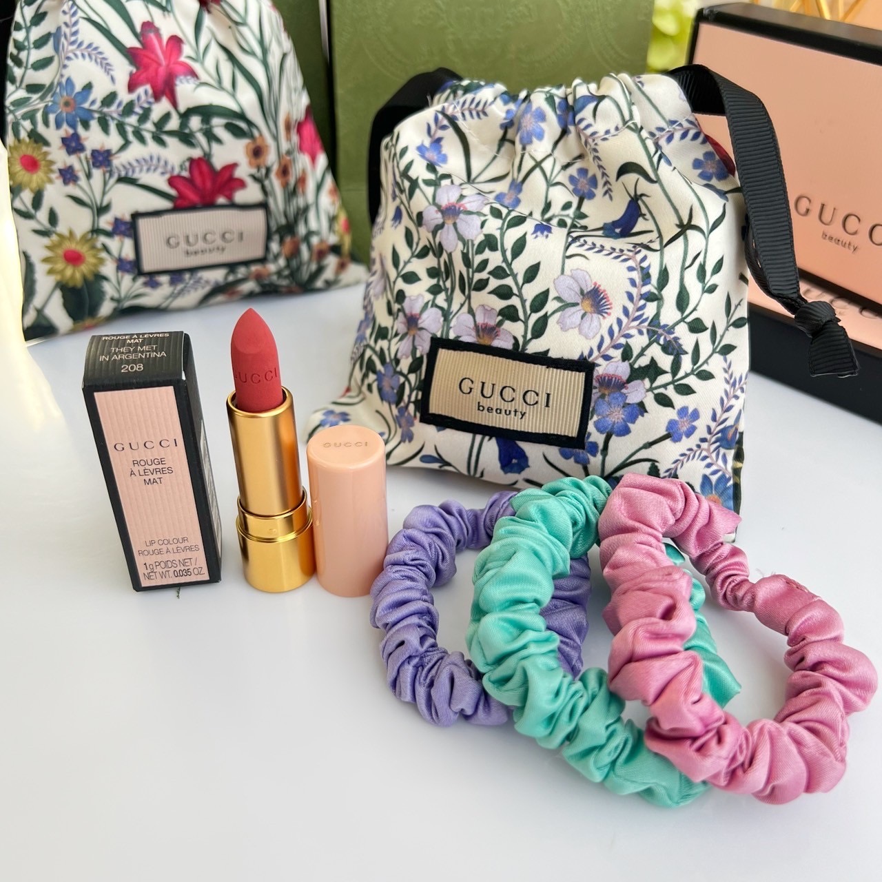 Gucci Rouge a Levres Mat Lip & Scrunchies ( 2 Items )