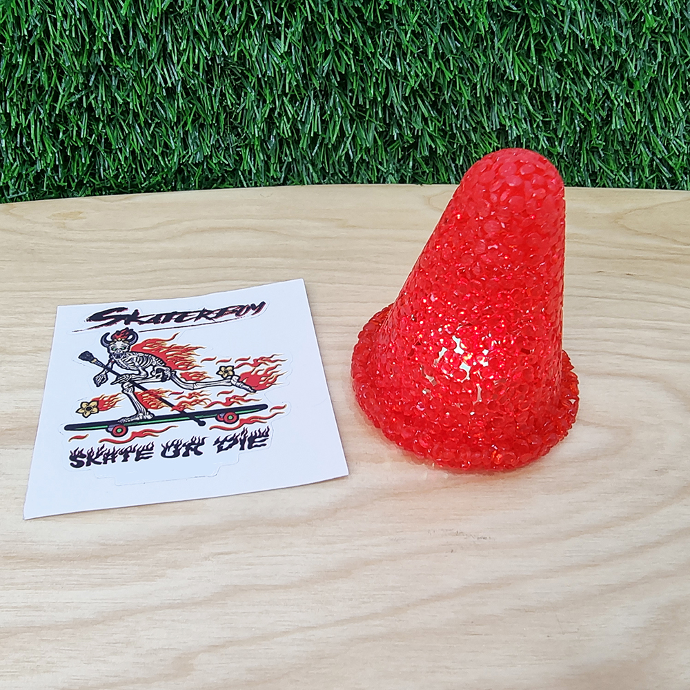 [0101] กรวยฝึก เซิฟสเก็ต แบบมีไฟ ไล่สี ใช้เล่นกลางคืน