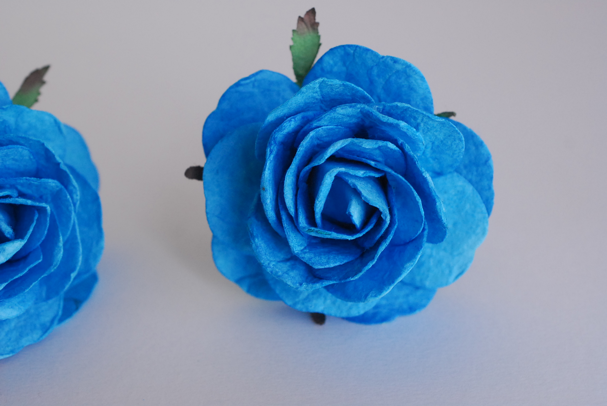 ดอกไม้กระดาษสา ขนาด 6.5 cm., สำหรับของชำร่วย, งานแต่งงาน, สีฟ้า Paper flower, handmade flowers supplies, wedding decoration:10 Pieces mulberry rose, 6.5 cm. azure color.