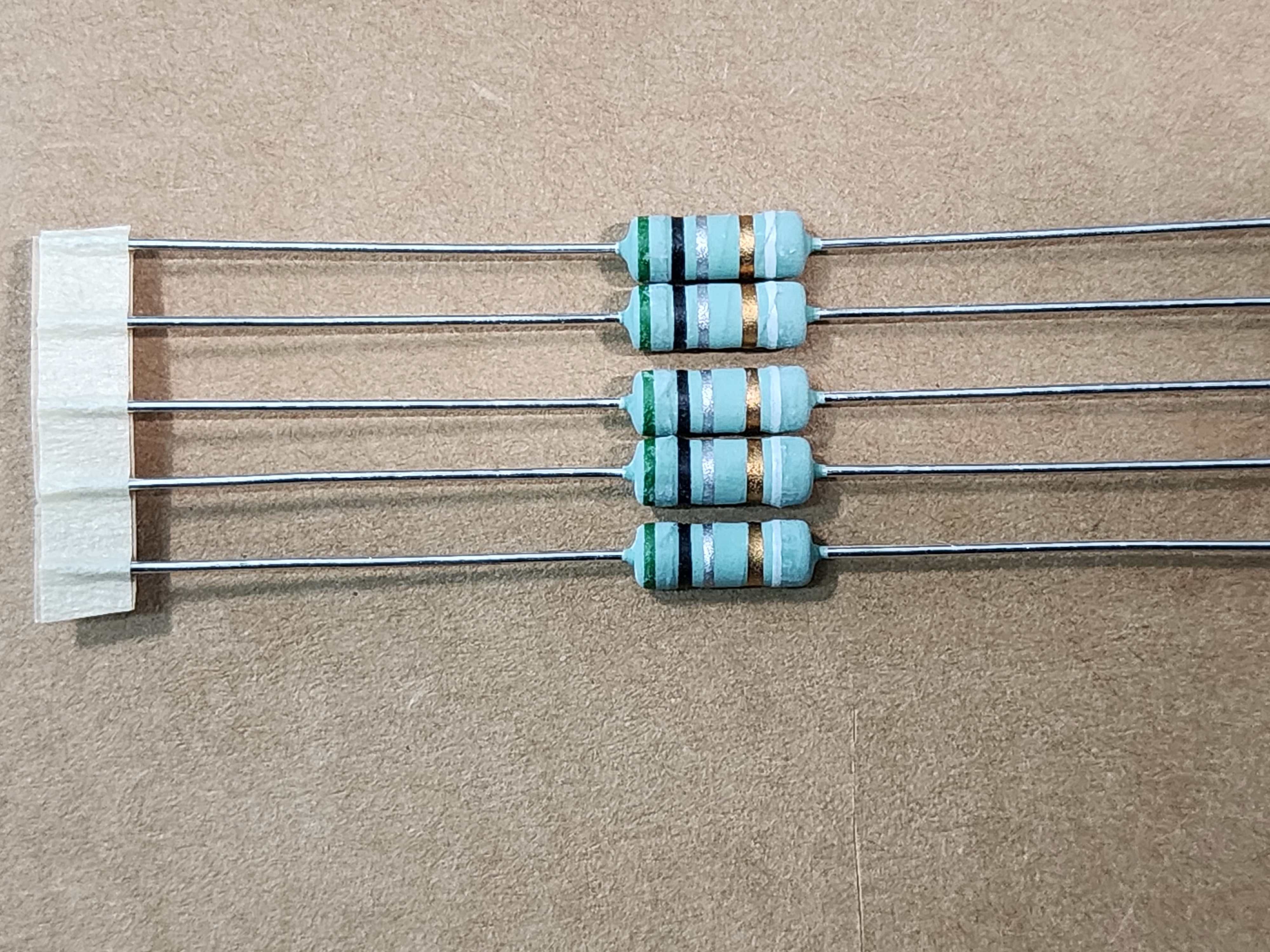 ตัวต้านทาน 0.5 Ohm สีอะไรบ้าง ตามรูปอ่านค่าได้กี่โอห์ม