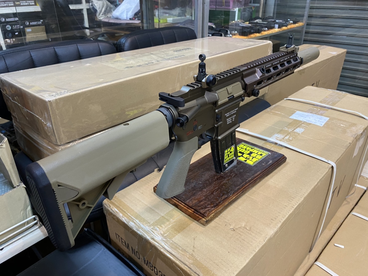 E&C 105 S2 : HK 416 D Geissele 10.5 (Suppressor) สีทราย บอดี้โลหะ