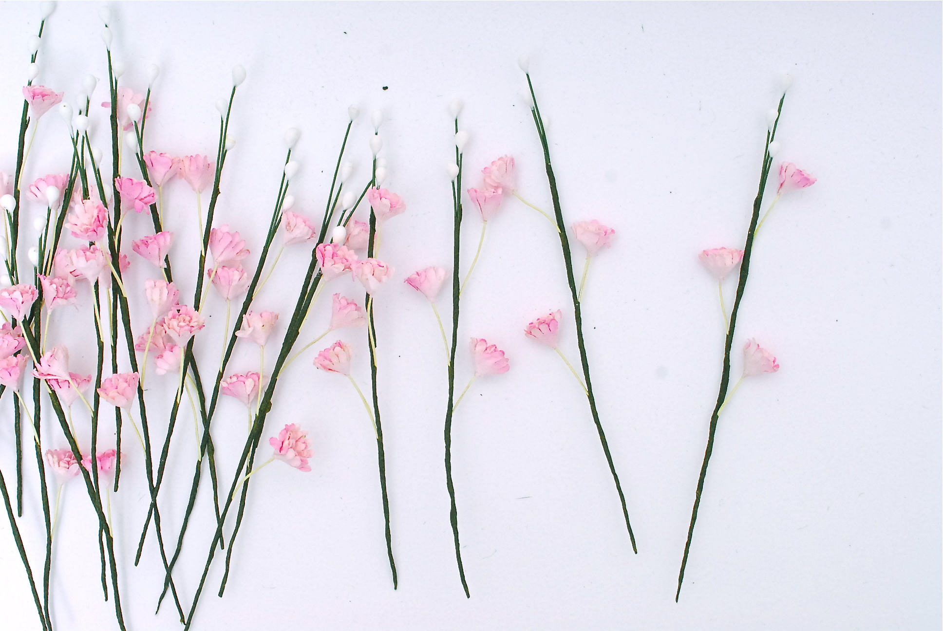 ดอกไม้ประดิษฐ์, ดอกไม้กระดาษสา, ดอก gypsophila, ดอกยิปโซ, ดอกยิปโซก้าน เกสรสีขาว งานประดิษฐ์ตกแต่งของชำร่วย, ดอกไม้ทำพานพุ่ม,พานพวงมาลัย, พานรับไหว้, ขนาด 1 cm. สีชมพู