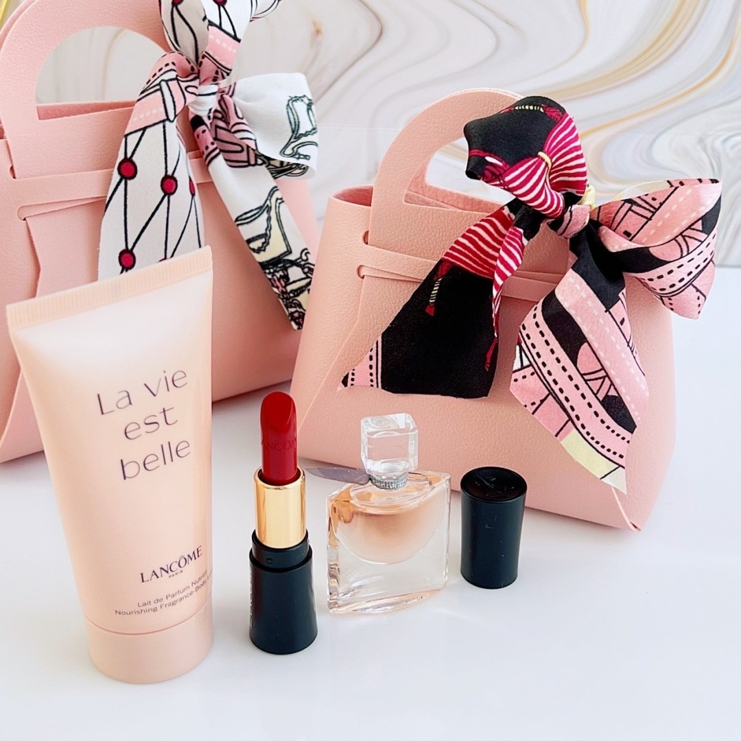 เซ็ทน้ำหอมจิ๋ว Lancome La Vie Est Belle Mini Gift 3 Items ( Perfume, Lotion & Lip )