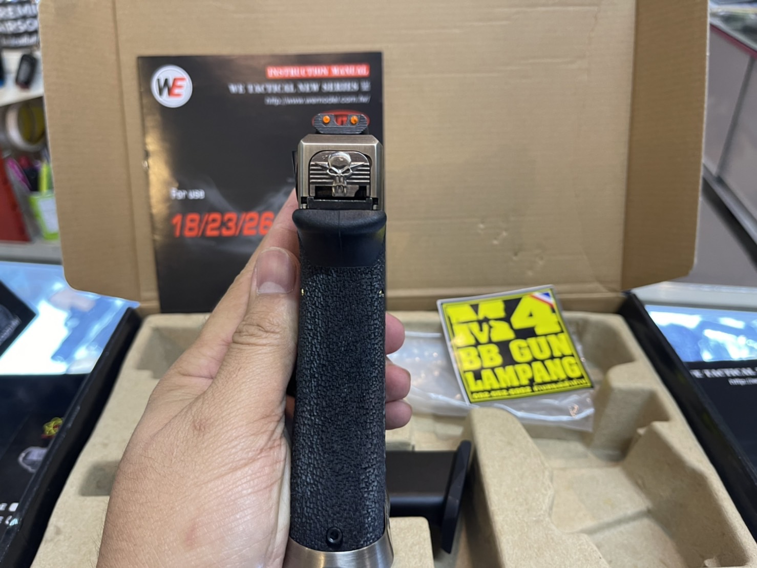 WE - Glock 35 G-Force T1 เฟรมดำ สไลด์เงิน ท่อทอง